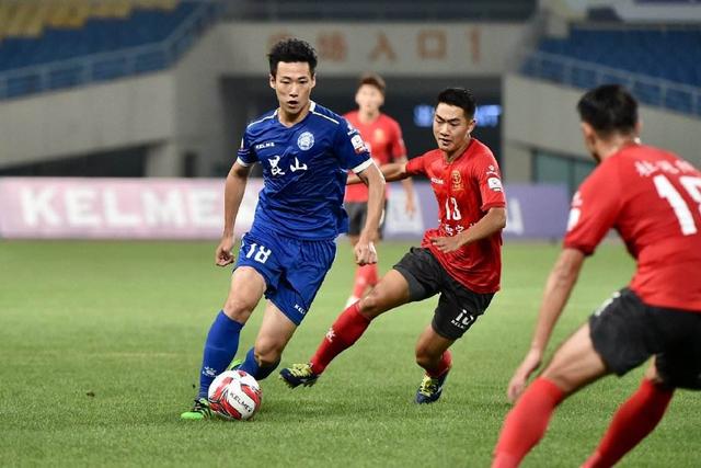 组图：半场不到法国0-4英格兰 姆巴佩挠头一脸懵